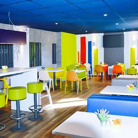 Ibis Budget Centre 2*