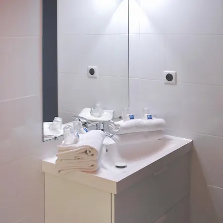 Ibis Budget Centre 2*